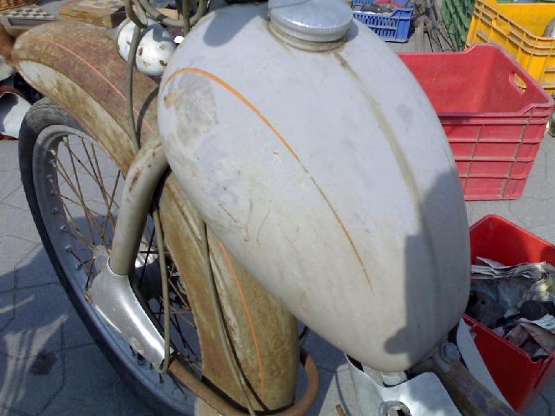20060416229 (Large).jpg